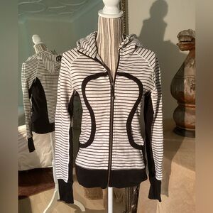 LuLu Lemon black and white zip up